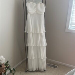 Elegant White Strapless Gown